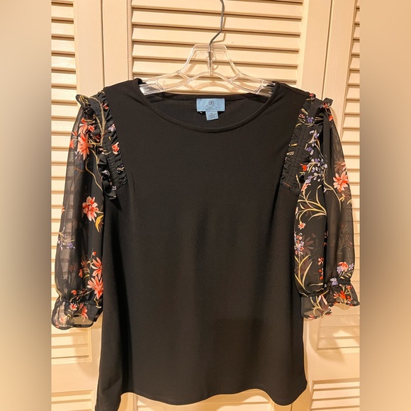 CeCe Black Top Floral Sheer Sleeves S - Picture 3 of 10